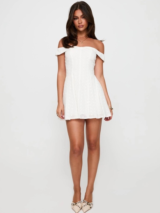 Princess Polly Dresses & Skirts - Princess Polly Rosebud Broderie Off the Shoulder Minidress NWT